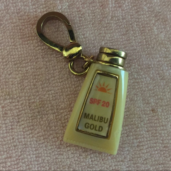 Juicy Couture Sun Screen Charm ๐ โท ๐โโ๏ธ ๐โโ๏ธ ๐ - Picture 3 of 5